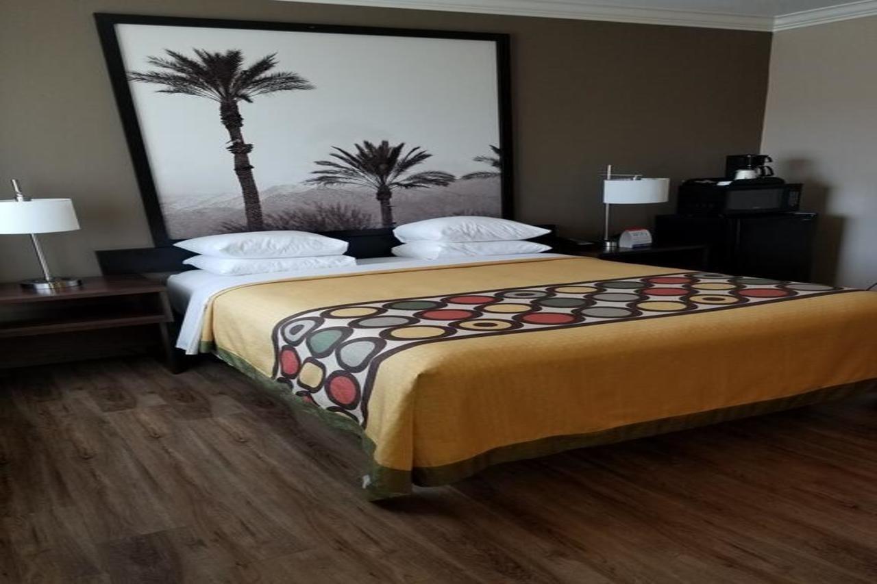 Hotel Super 8 By Wyndham Angeles-culver Area Los Angeles