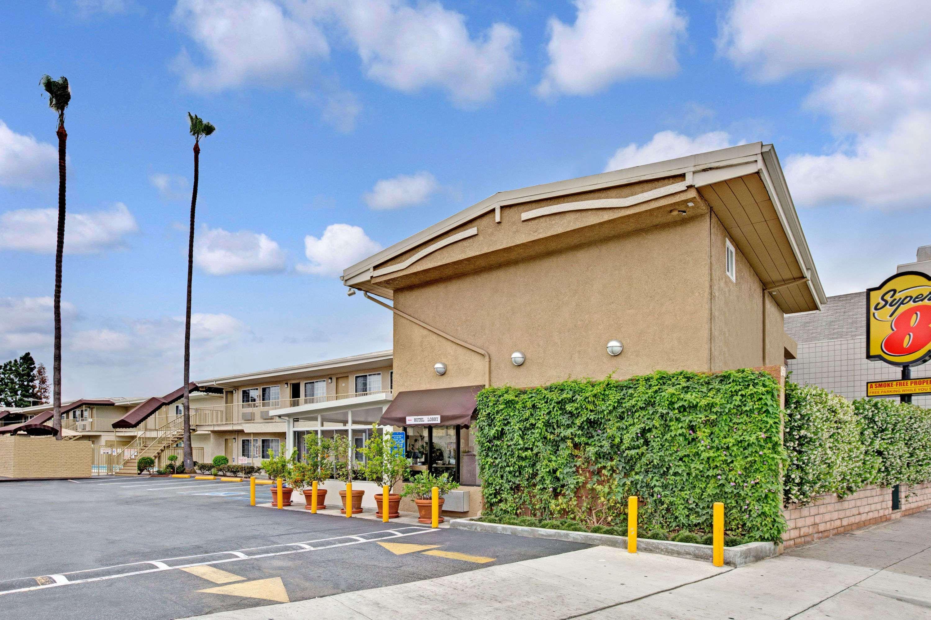 Hotel Super 8 By Wyndham Angeles-culver Area Los Angeles