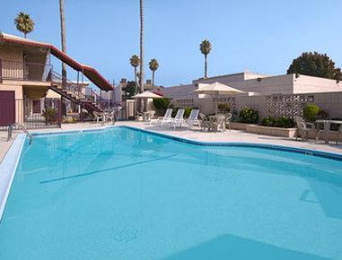 Hotel Super 8 By Wyndham Angeles-culver Area