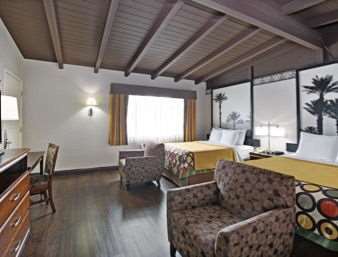 Hotel Super 8 By Wyndham Angeles-culver Area Los Angeles