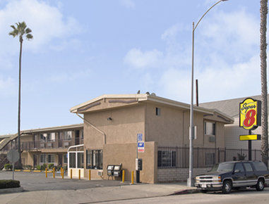 Super 8 By Wyndham Angeles-culver Area Los Angeles