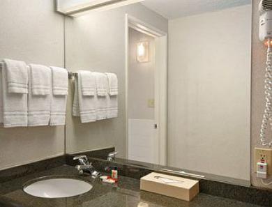 Hotel Super 8 By Wyndham Angeles-culver Area